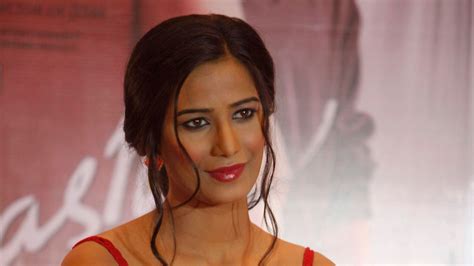 desi poonam|Poonam Pandey: Fake cancer death of India actress sparks。